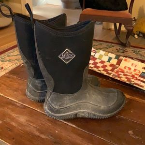 Kids’ tall black Muck Boots